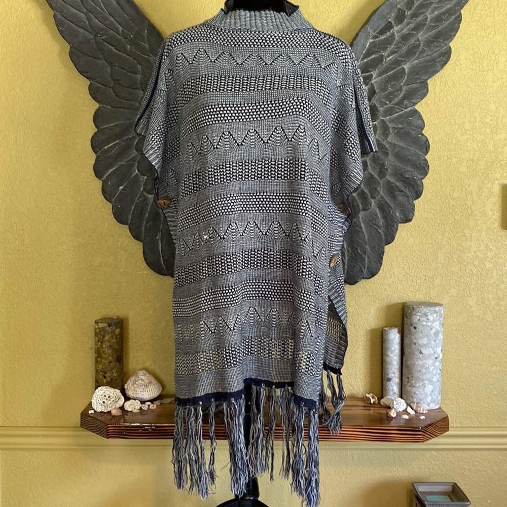 Unbranded Mexican Style Poncho With Buttons On Sides